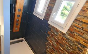 Joli haut de villa 3 chambres climatisé avec jacuzzi